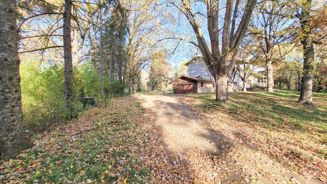 935 Lakewood Hills Road, Eagan, MN 55123
