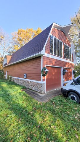 935 Lakewood Hills Road, Eagan, MN 55123