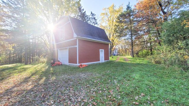 935 Lakewood Hills Road, Eagan, MN 55123