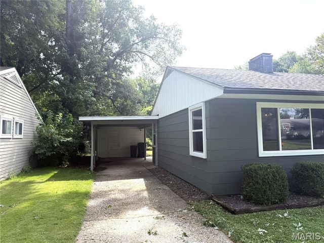 640 Devonshire Drive, Belleville, IL 62226