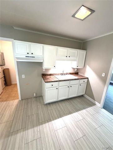 640 Devonshire Drive, Belleville, IL 62226