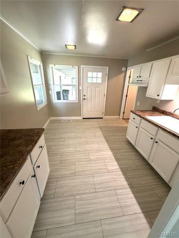 640 Devonshire Drive, Belleville, IL 62226