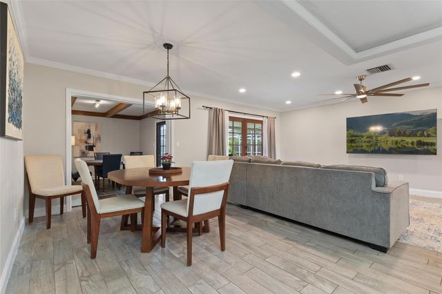 8404 FLAGSTONE DRIVE, Tampa, FL 33615