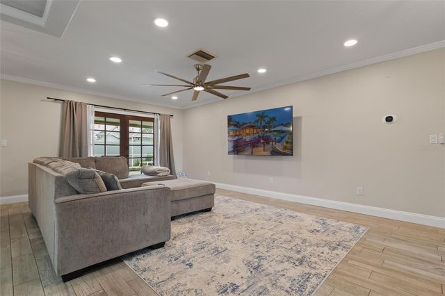 8404 FLAGSTONE DRIVE, Tampa, FL 33615