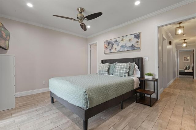 8404 FLAGSTONE DRIVE, Tampa, FL 33615