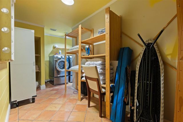 8404 FLAGSTONE DRIVE, Tampa, FL 33615