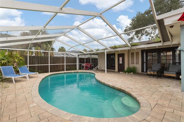8404 FLAGSTONE DRIVE, Tampa, FL 33615