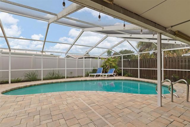 8404 FLAGSTONE DRIVE, Tampa, FL 33615