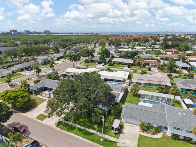 8404 FLAGSTONE DRIVE, Tampa, FL 33615