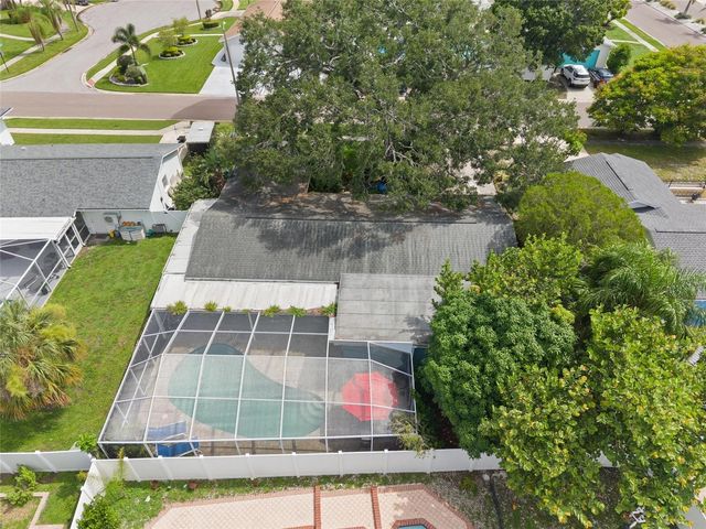 8404 FLAGSTONE DRIVE, Tampa, FL 33615