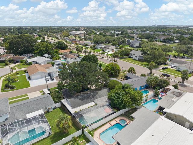 8404 FLAGSTONE DRIVE, Tampa, FL 33615