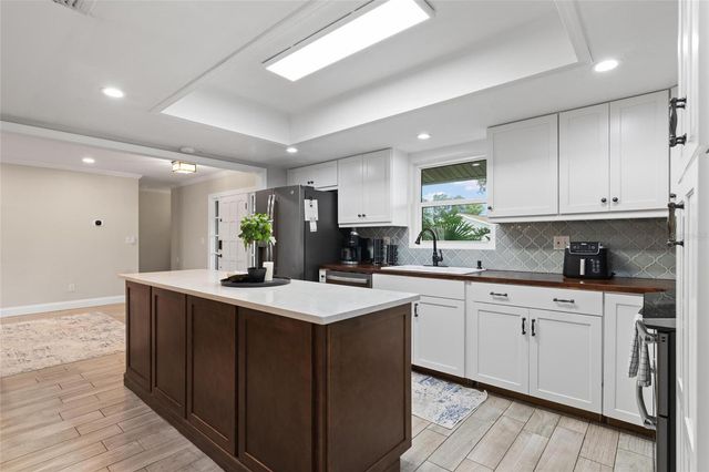 8404 FLAGSTONE DRIVE, Tampa, FL 33615