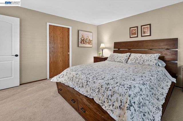 4561 Edwards Ln, Castro Valley, CA 94546
