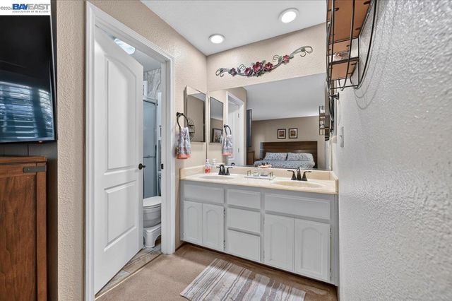 4561 Edwards Ln, Castro Valley, CA 94546
