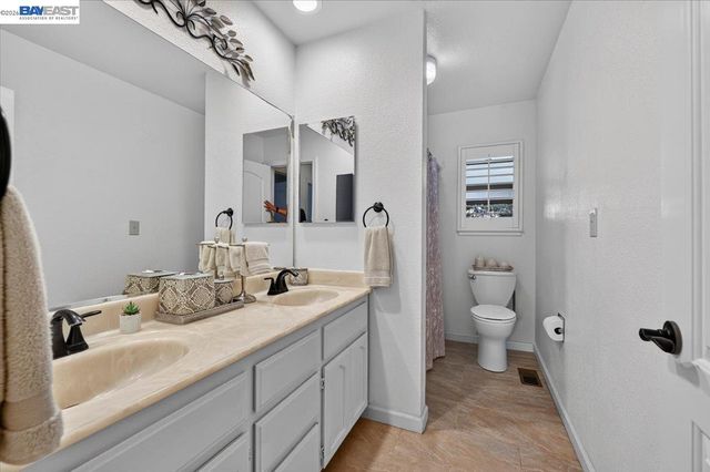 4561 Edwards Ln, Castro Valley, CA 94546