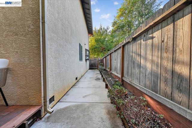 4561 Edwards Ln, Castro Valley, CA 94546