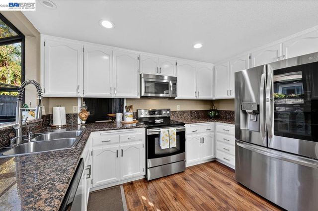 4561 Edwards Ln, Castro Valley, CA 94546
