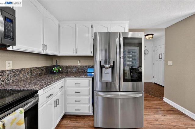 4561 Edwards Ln, Castro Valley, CA 94546