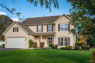 76 Graystone Lane, Orchard Park, NY 14127