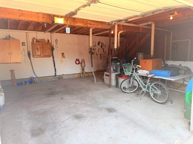 9094 Hill Road, Swartz Creek, MI 48473