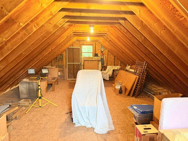 9094 Hill Road, Swartz Creek, MI 48473