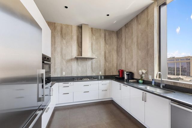 1409 Post Oak Boulevard 2702, Houston, TX 77056