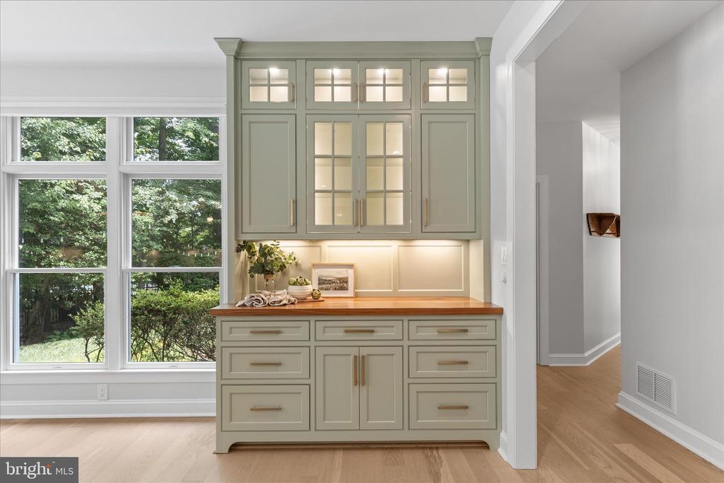 Image 18 of property listing at 1322 WINDSOR RIDGE LN, Annapolis, MD 21409