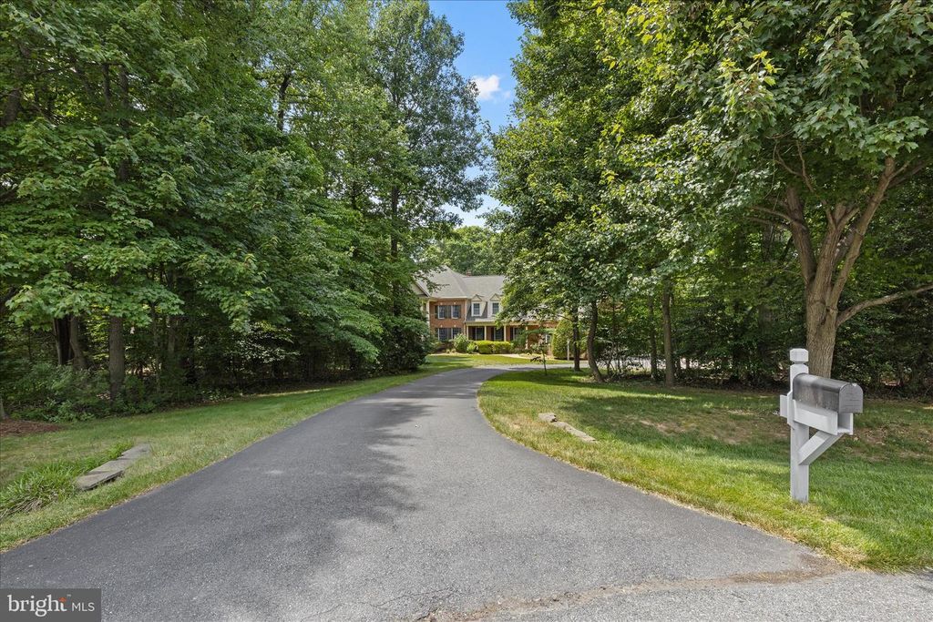 Image 2 of property listing at 1322 WINDSOR RIDGE LN, Annapolis, MD 21409