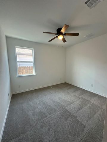 206 Thurman Holt RD, Hutto, TX 78634