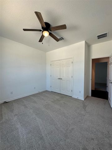 206 Thurman Holt RD, Hutto, TX 78634