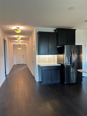 206 Thurman Holt RD, Hutto, TX 78634
