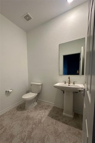 206 Thurman Holt RD, Hutto, TX 78634