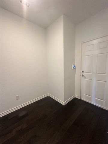 206 Thurman Holt RD, Hutto, TX 78634