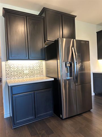 206 Thurman Holt RD, Hutto, TX 78634
