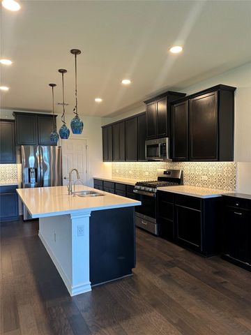 206 Thurman Holt RD, Hutto, TX 78634
