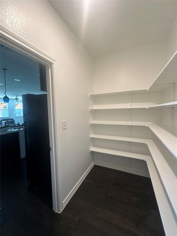 206 Thurman Holt RD, Hutto, TX 78634