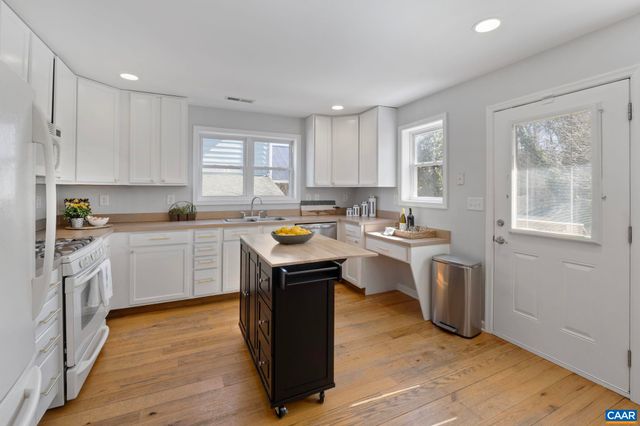 1004 PAGE ST, Charlottesville, VA 22903