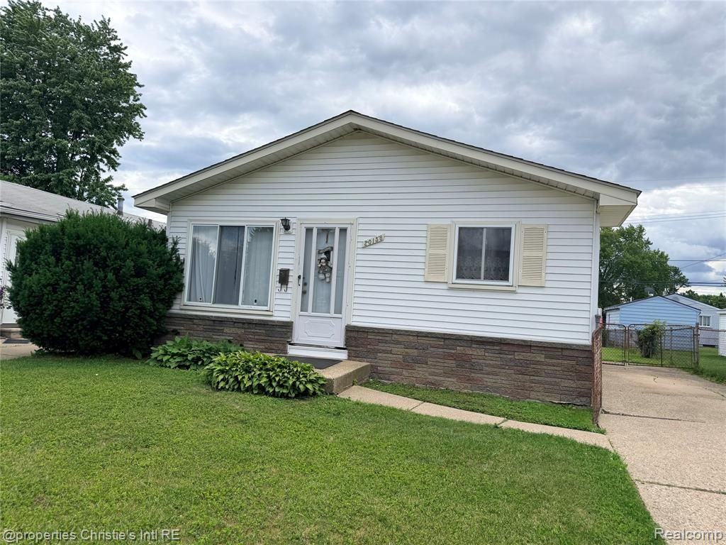20158 Abrahm Street, Clinton Township, MI 48035