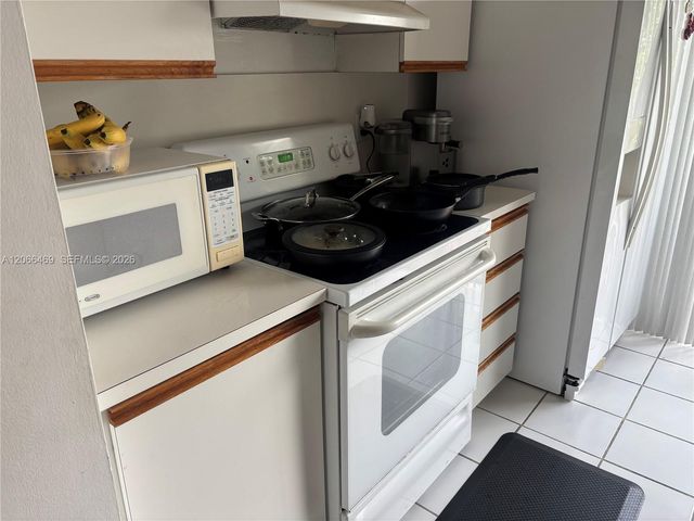 6910 NW 173rd Drive 1008, Hialeah, FL 33015