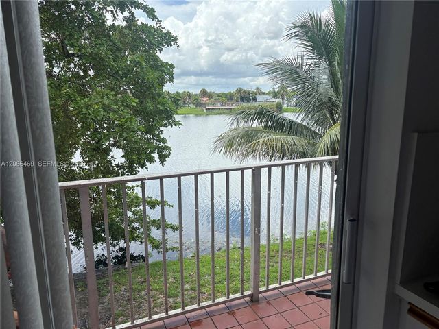 6910 NW 173rd Drive 1008, Hialeah, FL 33015