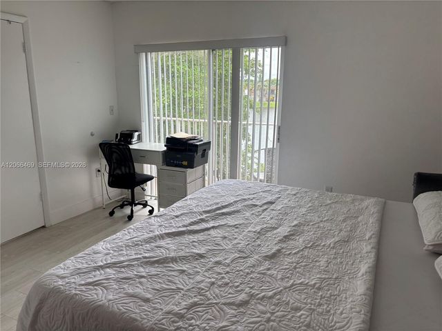 6910 NW 173rd Drive 1008, Hialeah, FL 33015