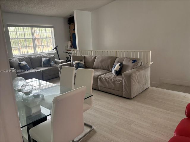6910 NW 173rd Drive 1008, Hialeah, FL 33015