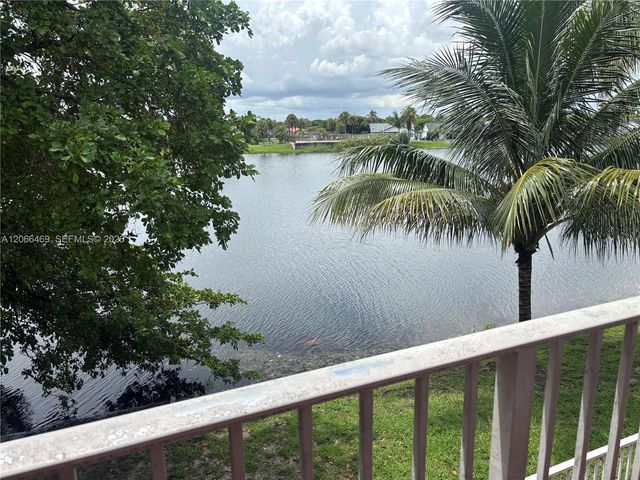 6910 NW 173rd Drive 1008, Hialeah, FL 33015