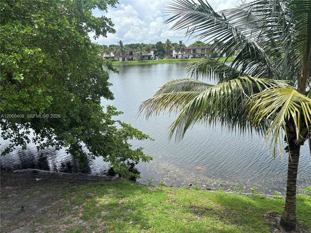 6910 NW 173rd Drive 1008, Hialeah, FL 33015