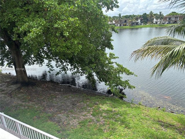 6910 NW 173rd Drive 1008, Hialeah, FL 33015