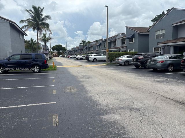 6910 NW 173rd Drive 1008, Hialeah, FL 33015
