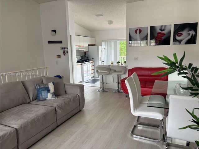 6910 NW 173rd Drive 1008, Hialeah, FL 33015