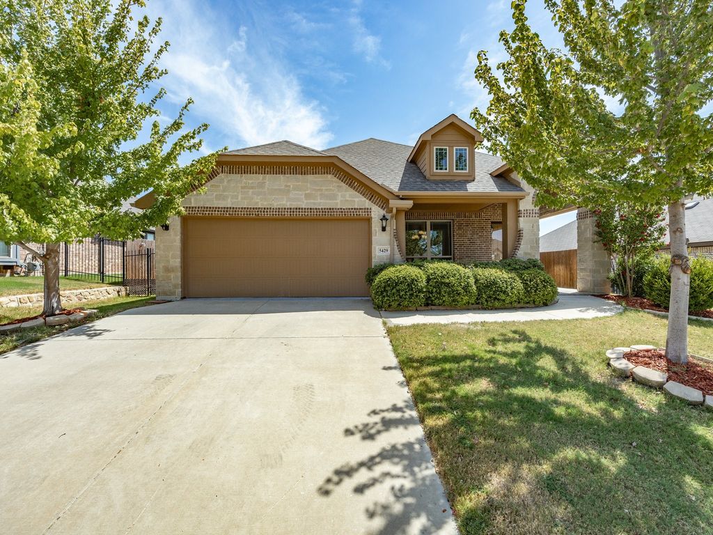 5429 Quiet Woods Trail, Fort Worth, TX 76123