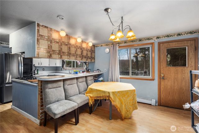 2230 S 253rd Place, Des Moines, WA 98198