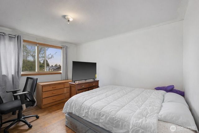2230 S 253rd Place, Des Moines, WA 98198